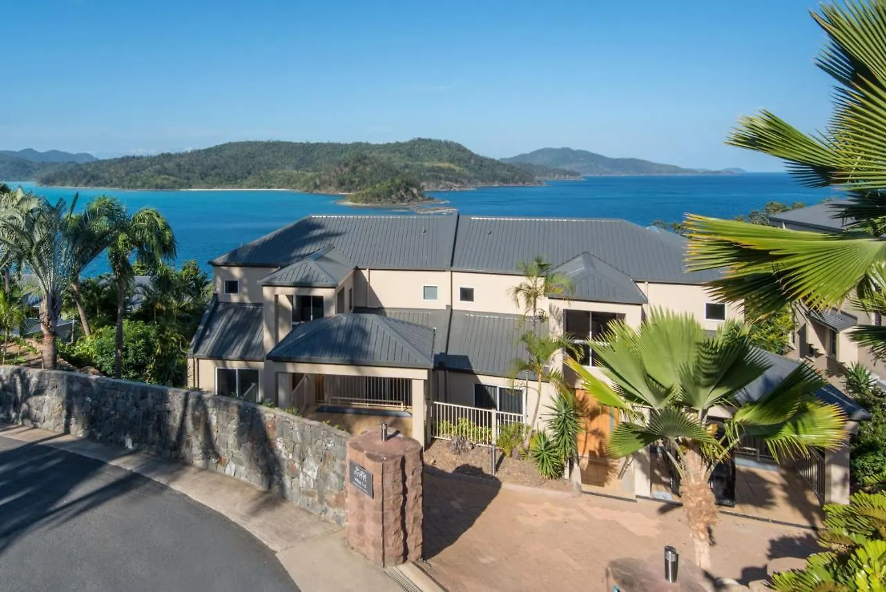 La Bella Waters 1 Wide Reaching Ocean Views And Buggy Villa Hamilton Island Holiday home