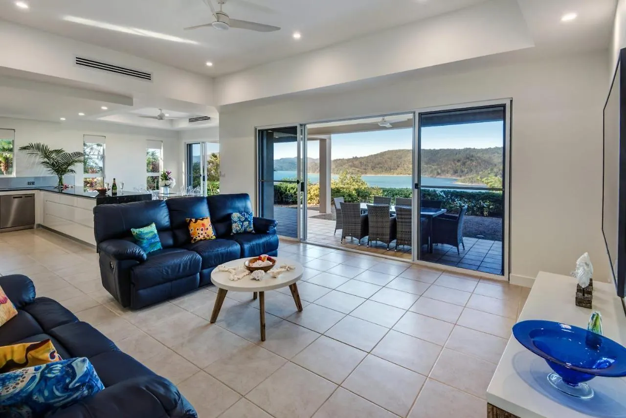 La Bella Waters 1 Wide Reaching Ocean Views And Buggy Villa Hamilton Island