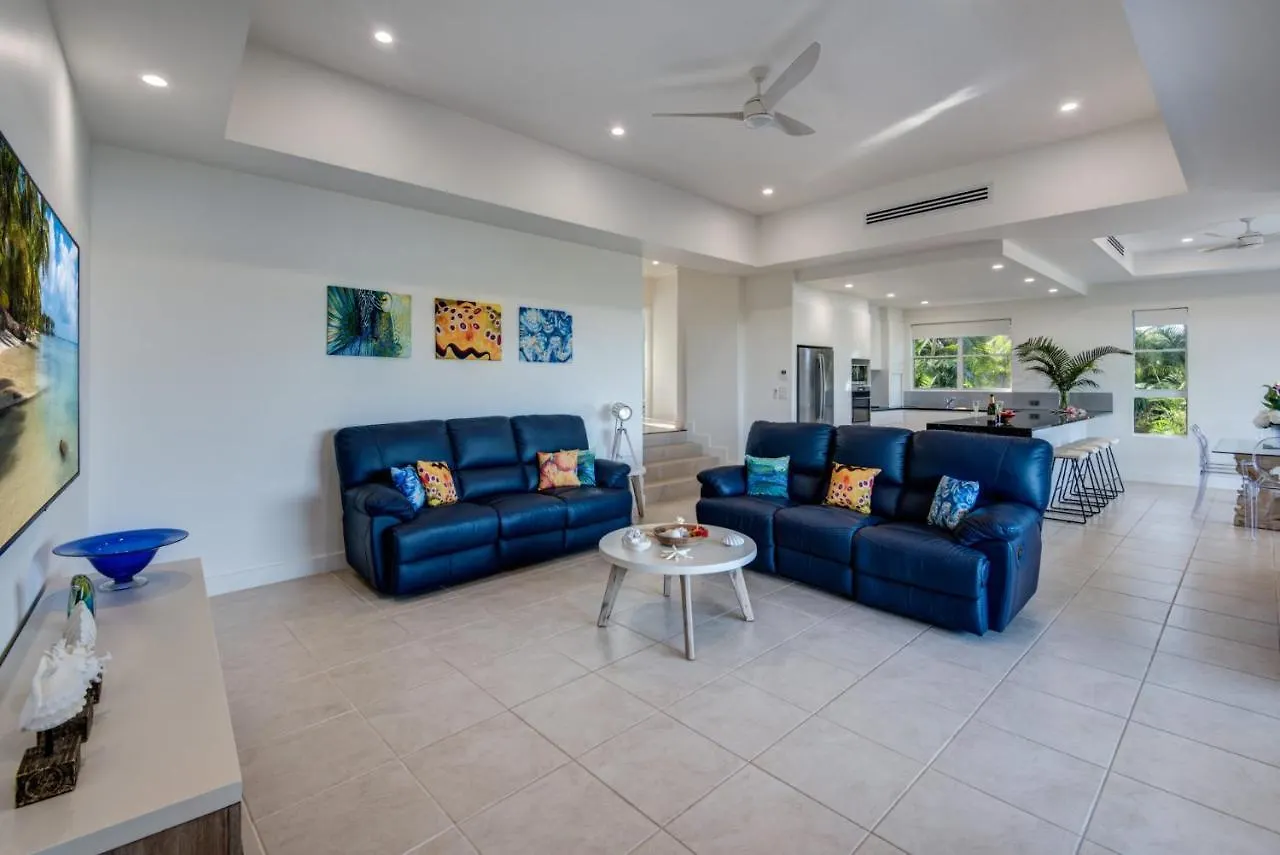 La Bella Waters 1 Wide Reaching Ocean Views And Buggy Villa Hamilton Island 0*,  Australia