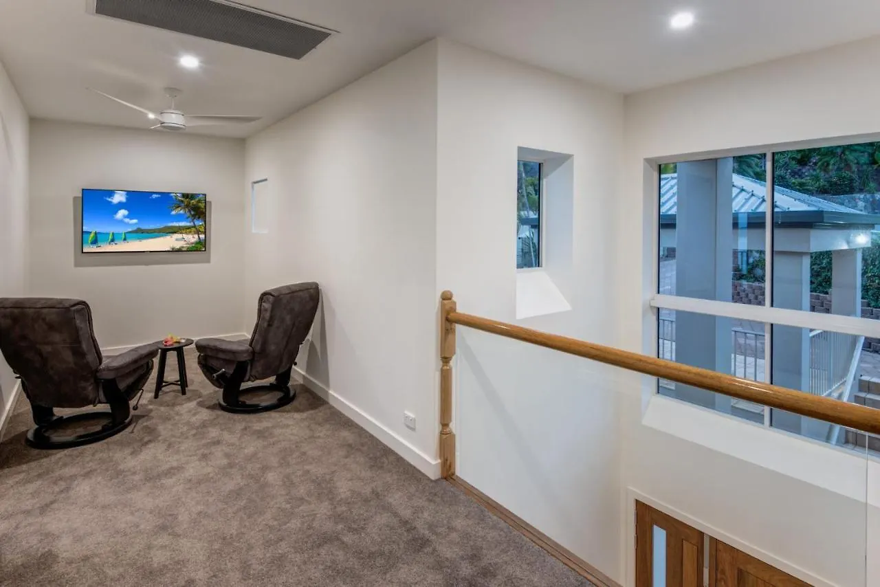 La Bella Waters 1 Wide Reaching Ocean Views And Buggy Villa Hamilton Island 0*,